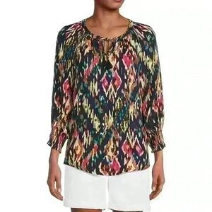 Westbound
Petite Size Shattered Ikat Print 3/4 Peasant Sleeve V-Neck Knit Top